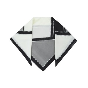 ΦΟΥΛΑΡΙ ΠΟΛ. 70*70 ΓΕΩΜ.ΣΧΗΜ. ΜΑΥΡΟ/ΑΣΠΡΟ