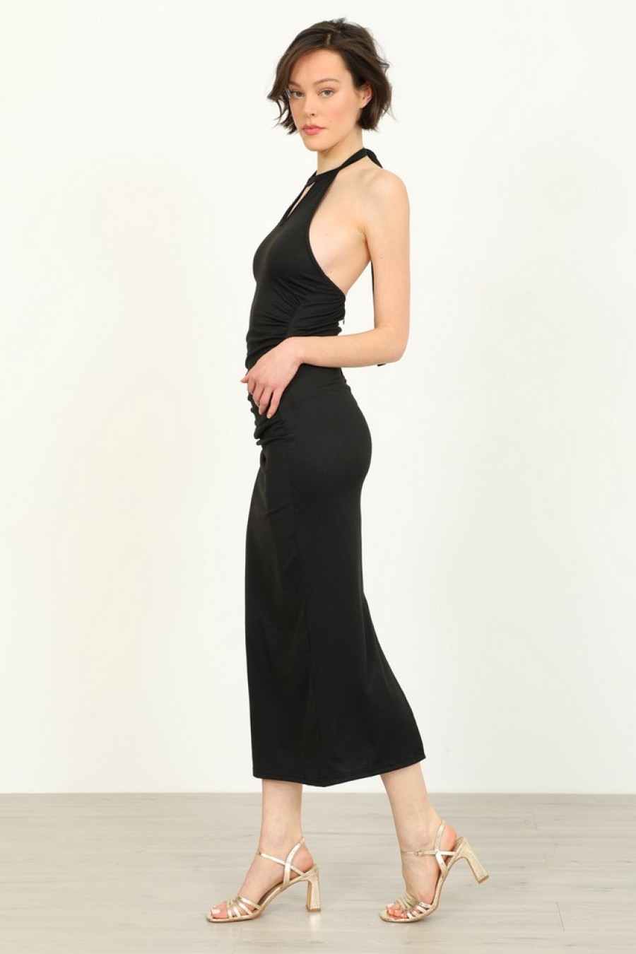 ΦΟΡΕΜΑ ΠΟΛΥΕΣ. ΜΑΚΡΥ ΣΟΥΡΕΣ ΣΤΟ ΠΛΑΙ ΜΑΥΡΟ