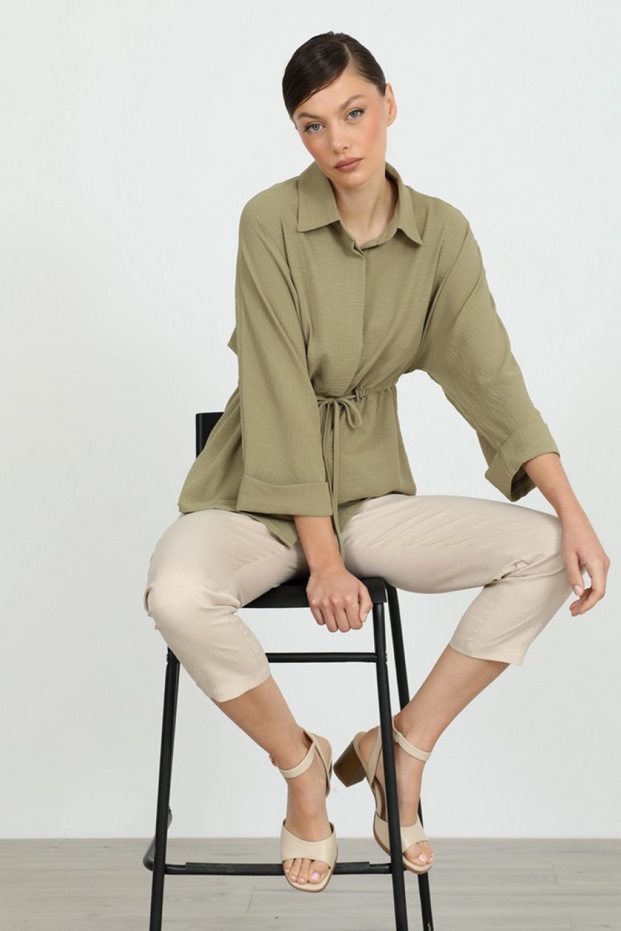 ΠΟΥΚΑΜΙΣΟ ΠΟΛΥΕΣ.ΔΕΣΙΜΟ ΣΤΗ ΜΕΣΗ ΠΡΑΣΙΝΟ